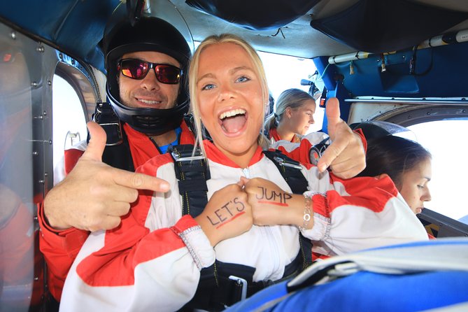 10,000ft Skydive over Abel Tasman with NZ's Most Epic Scenery - What the small group size means