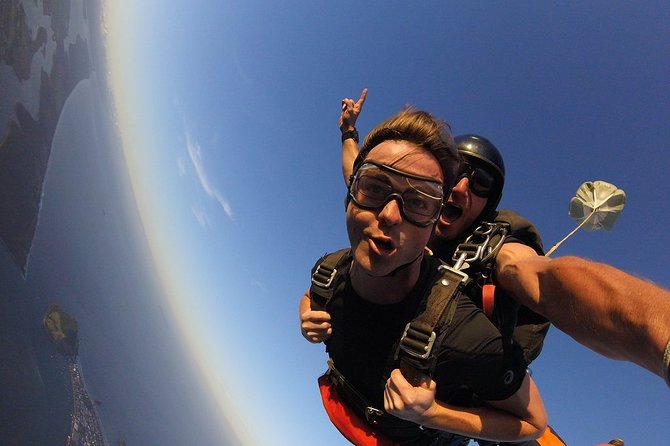 15,000ft Tandem Skydive in Bay of Plenty - Who Will Enjoy It Most