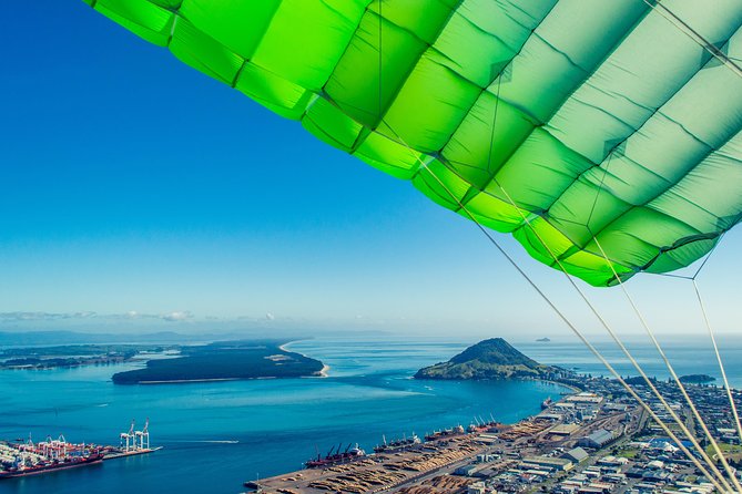 15,000ft Tandem Skydive in Bay of Plenty - Arriving at 2 Dakota Way in Mount Maunganui