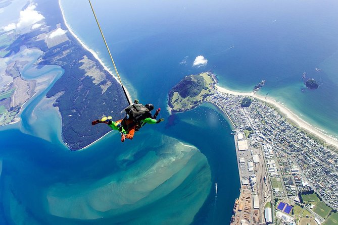 15,000ft Tandem Skydive in Tauranga - Bay of Plenty - The essential facts at a glance