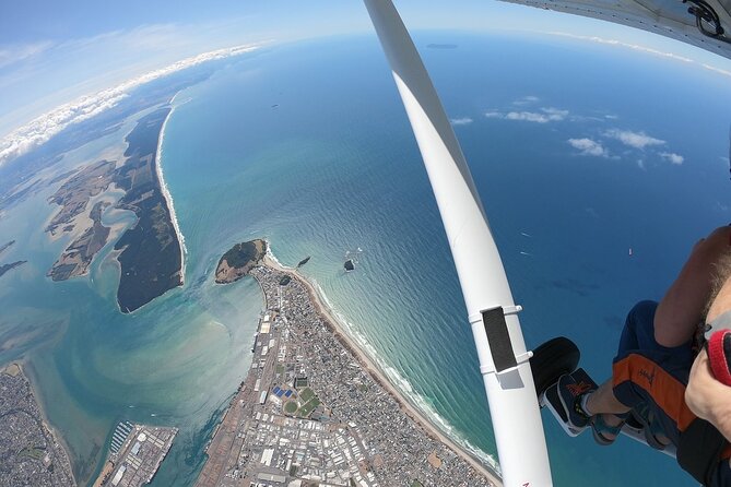 15,000ft Tandem Skydive in Tauranga - Bay of Plenty - Starting at Tauranga Airport