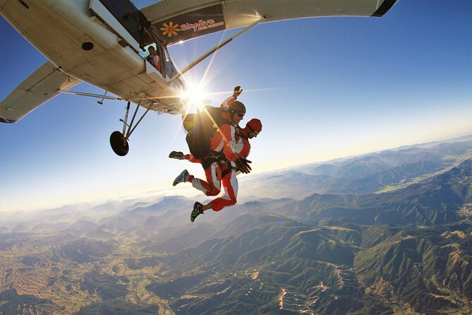 18,000ft Tandem Skydive over Abel Tasman - The parachute ride back to the ground