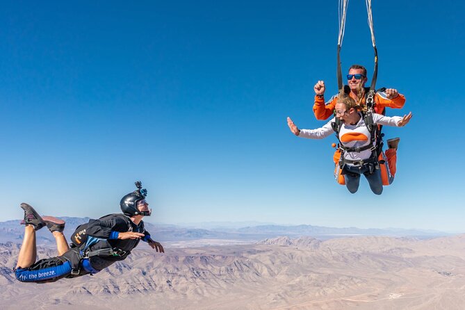 3-Hour Tandem Skydiving in Las Vegas - Photos, videos, and the memory of the jump