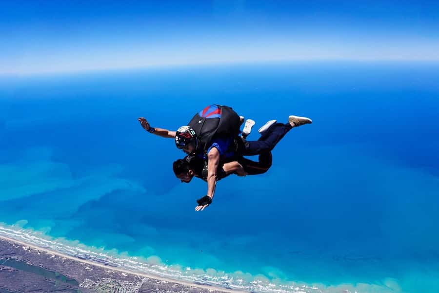 Adelaide: Tandem Skydiving Adventure over Goolwa - The flight over Goolwa’s coast