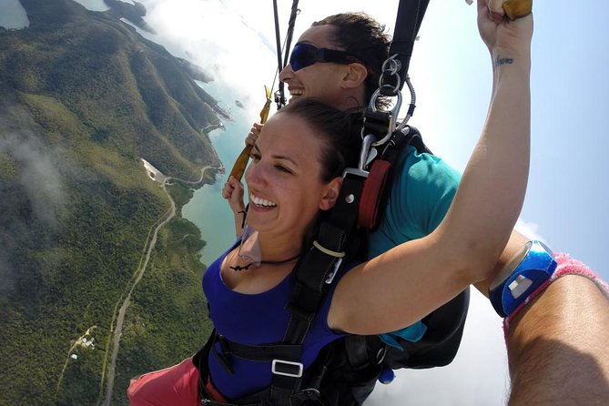 Airlie Beach Tandem Skydive Over the Whitsunday Islands - Training before the aircraft flight
