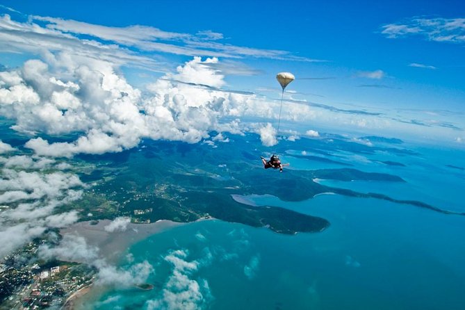 Airlie Beach Tandem Skydive Over the Whitsunday Islands - Five to seven minutes beneath the canopy