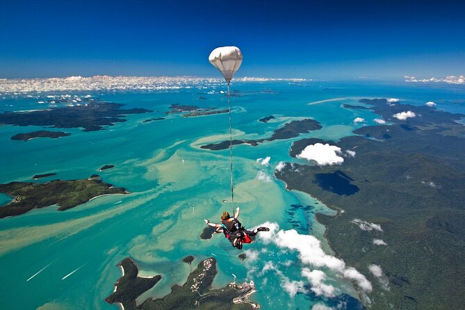 Airlie Beach Tandem Skydive Over the Whitsunday Islands - The landing and return to Airlie Beach