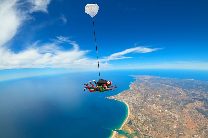 Algarve Tandem Skydive 10.000ft - The parachute descent and return to the airfield