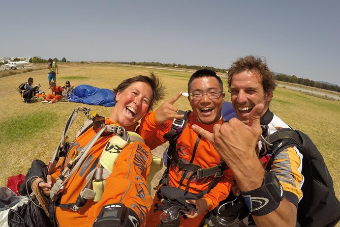 Algarve Tandem Skydive 10k ft (3000m) - The parachute descent and landing