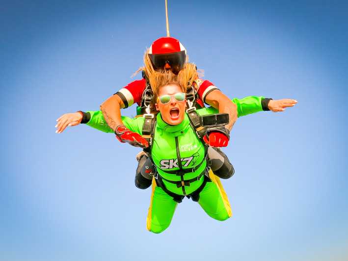 Algarve: Tandem Skydiving Adventure 15,000 to 10,000 Feet - Key points before you book