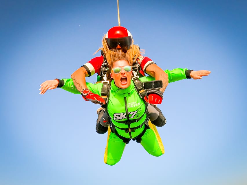 Algarve: Tandem Skydiving Adventure 15,000 to 10,000 Feet - The briefing is designed for first-timers