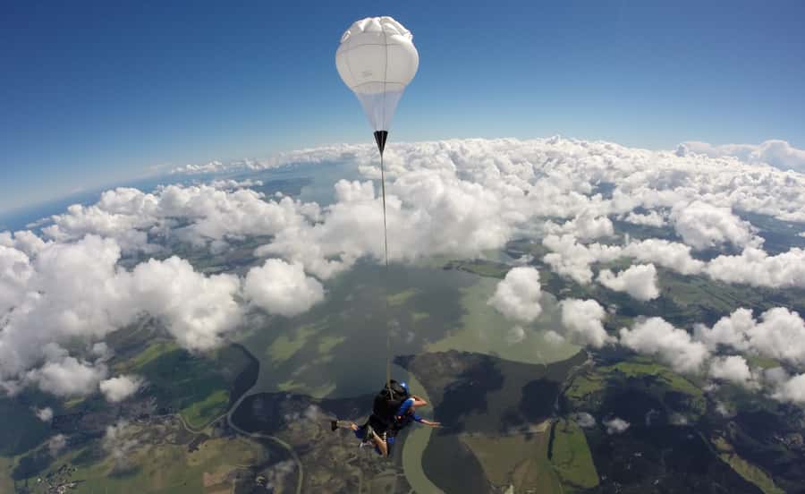 Auckland: 13000, 16000, or 18000-Foot Tandem Skydive - From Auckland City to the Parakai airfield