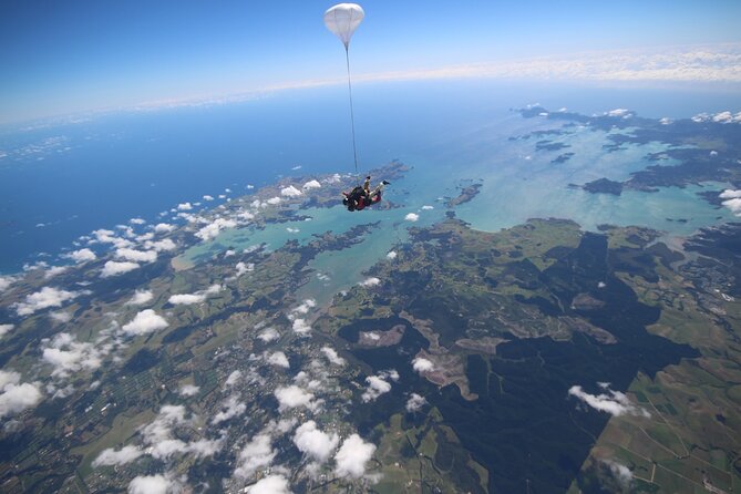 Bay of Islands: 12,000ft Skydive - The view toward the Bay’s 144 islands