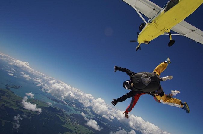Bay of Islands: 18,000ft Skydive - The jump itself, and how the nerves are handled