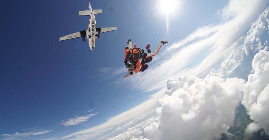 Best skydiving close to Brno and Olomouc - The jump and one minute of free fall