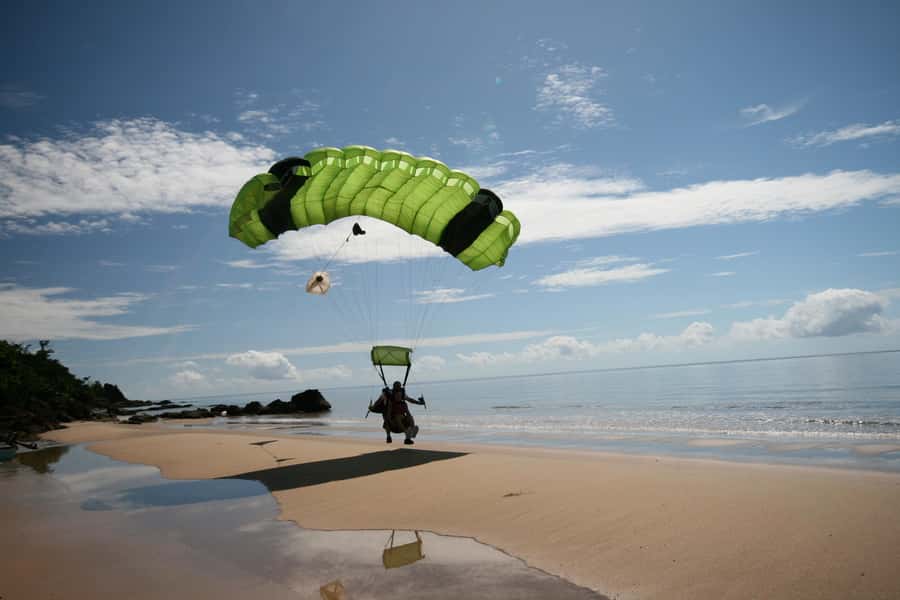 Cairns: Tandem Skydive - Check-in, safety training, and the small aircraft