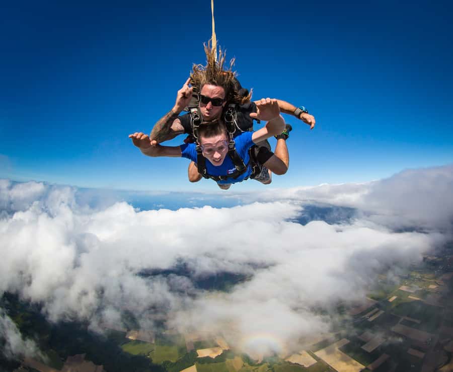 Cairns: Tandem Skydive Experience - The parachute ride and landing