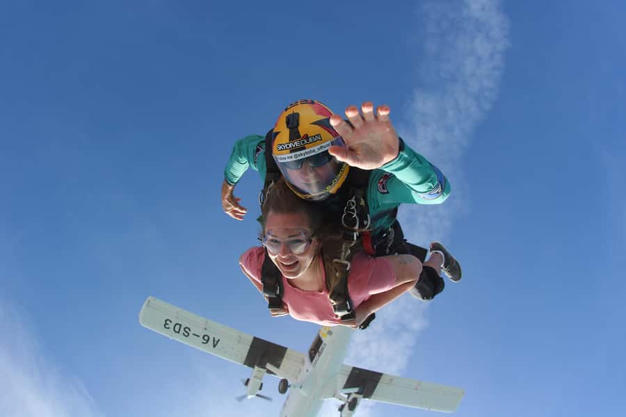 Dubai: Skydive at The Palm with Photos, Video & Yacht Tour - The 20-minute flight to 13,000 feet