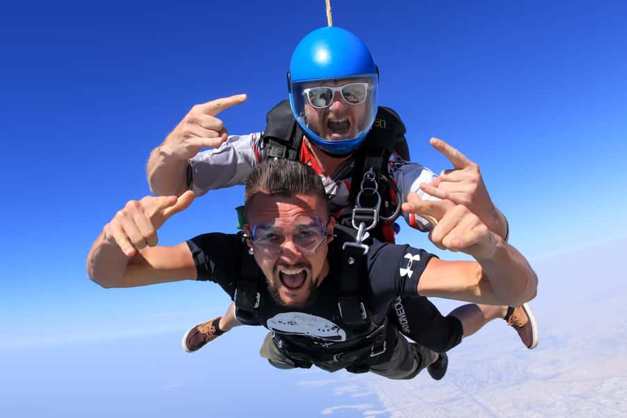 Dubai: Skydive at The Palm with Photos, Video & Yacht Tour - What you receive after landing