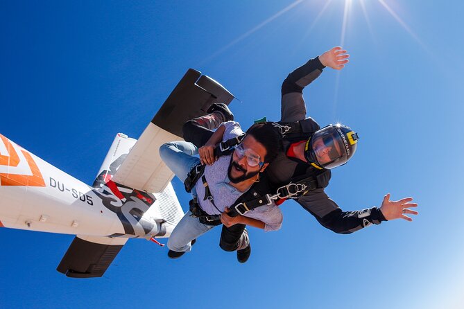 Dubai Skydive Tandem Over The Palm including Transfers - Why the Palm Dropzone makes this jump special