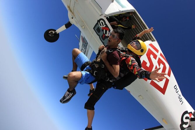Dubai Skydive Tandem Over The Palm including Transfers - Transfers, timing, and the small-group setup