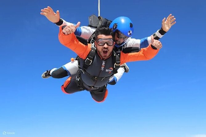 Dubai Skydive Tandem Over The Palm With Optional Transfers - The climb to 13,000 feet