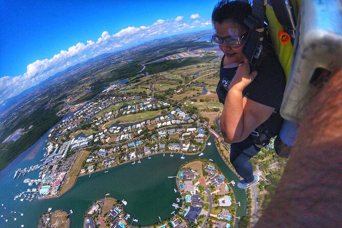 Extreme 12000ft Tandem Jump (45 seconds free fall) - The Practical Shape of the Day
