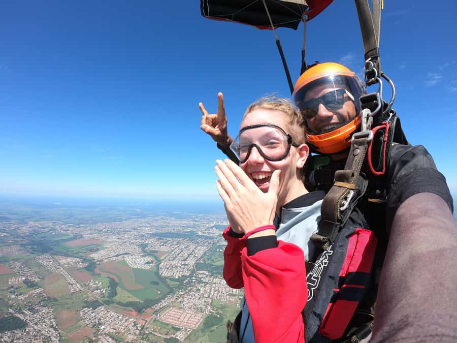 Foz do Iguacu: Skydiving Experience with Photos and Videos - Who should book this experience?