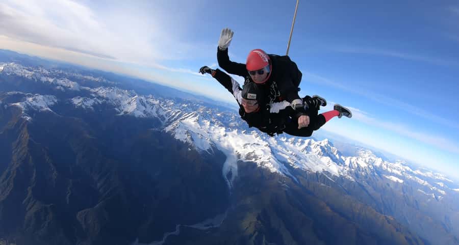 Franz Josef: 13,000ft, 16,500ft or 18,000ft Skydive - The Aircraft Ride and the View Below