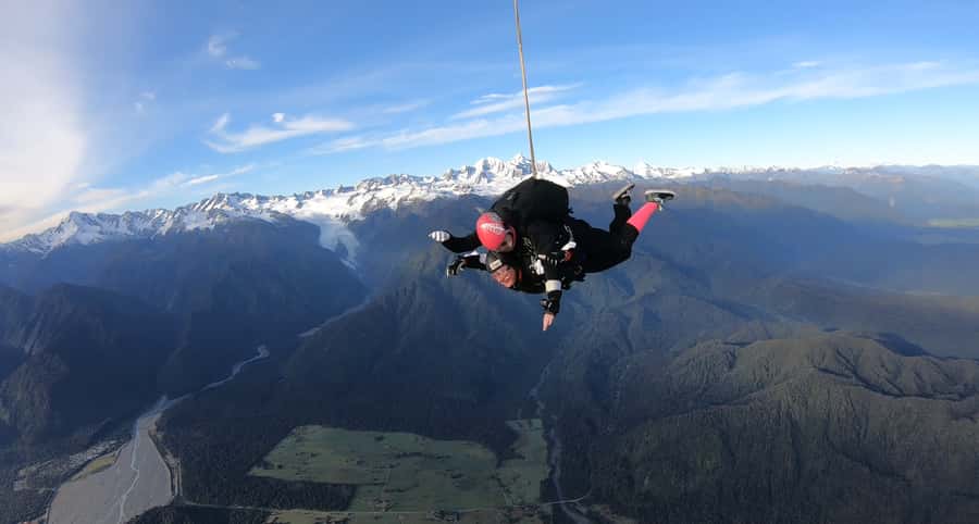 Franz Josef: 13,000ft, 16,500ft or 18,000ft Skydive - Safety and Comfort for First-Time Participants