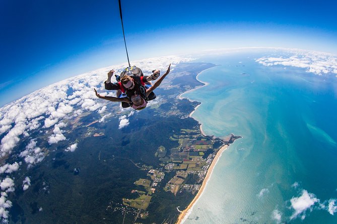 From Cairns: Tandem Skydive Experience over Mission Beach - From Cairns to Mission Beach Before Sunrise