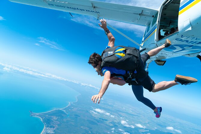From Cairns: Tandem Skydive Experience over Mission Beach - Who should book this jump