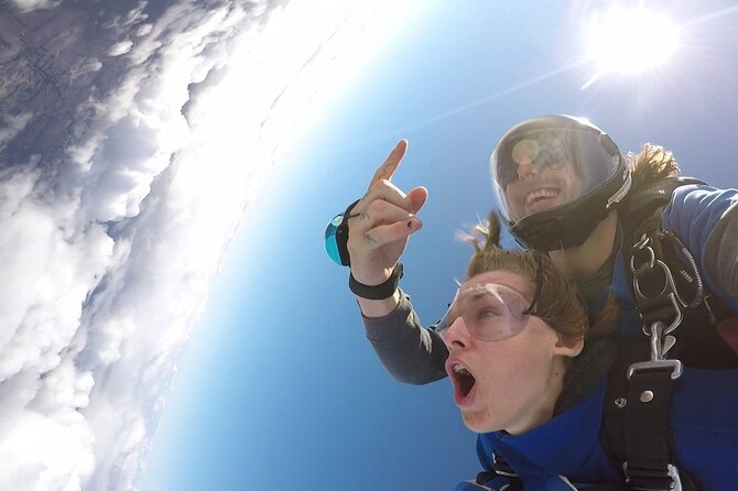 From Melbourne: Tandem Skydive over Great Ocean Road - The scenic flight to 15,000 feet
