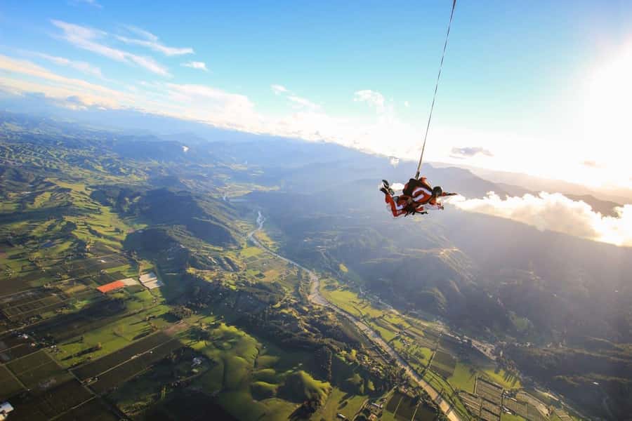 From Motueka: Abel Tasman Tandem Skydive Experience - The scenic flight before the jump