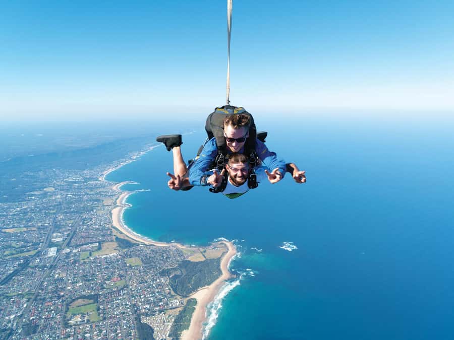 From Sydney: Tandem Skydive Experience over Beach - Who should book this experience?