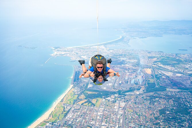 From Sydney: Tandem Skydive Experience over Wollongong Beach - Five to seven minutes under the parachute