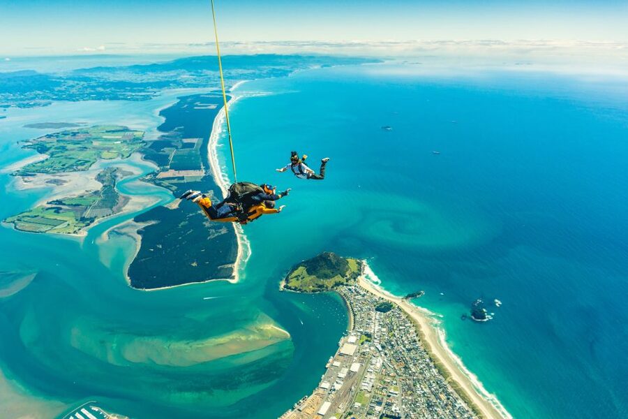 From Tauranga: Skydive over Mount Maunganui - Should you book the Mount Maunganui jump?