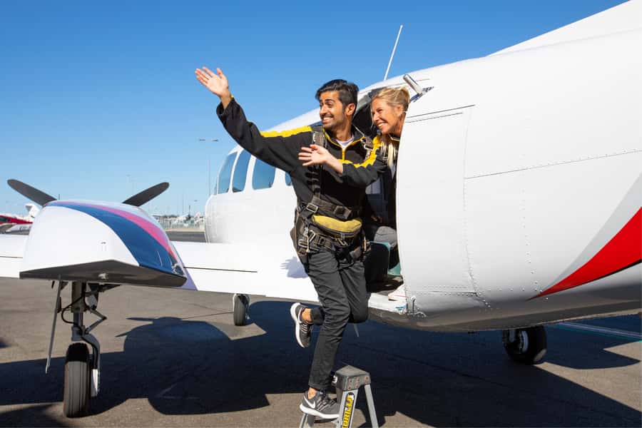 Gold Coast: Tandem Skydiving Experience - Weather, timing, and practical limits