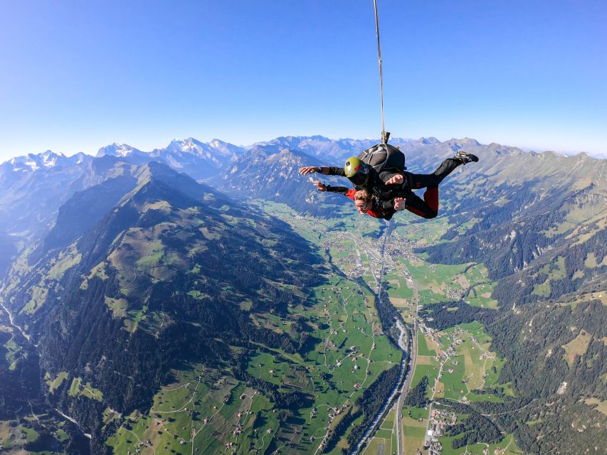 Interlaken: Airplane Skydiving over the Swiss Alps - Key points at a glance