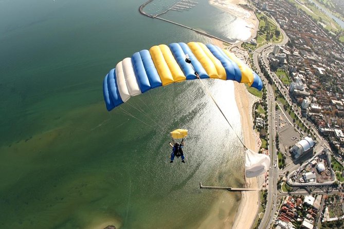 Melbourne: Tandem Skydive Experience over St. Kilda Beach - The safety briefing and preparation