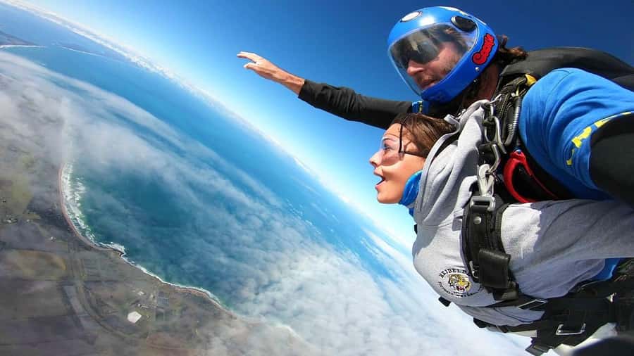 Melbourne: Tandem Skydive over Great Ocean Road + Transfer - Sixty seconds of freefall above the coast