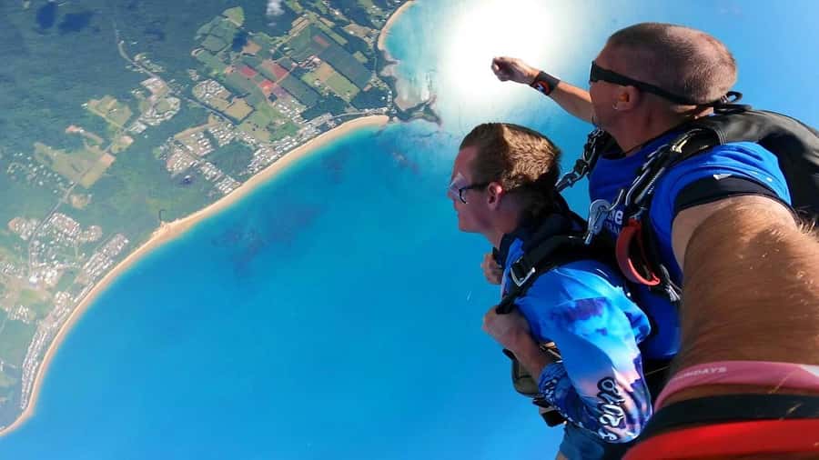 Mission Beach Tandem Skydive Experience - The 20-minute scenic flight to 15,000 feet