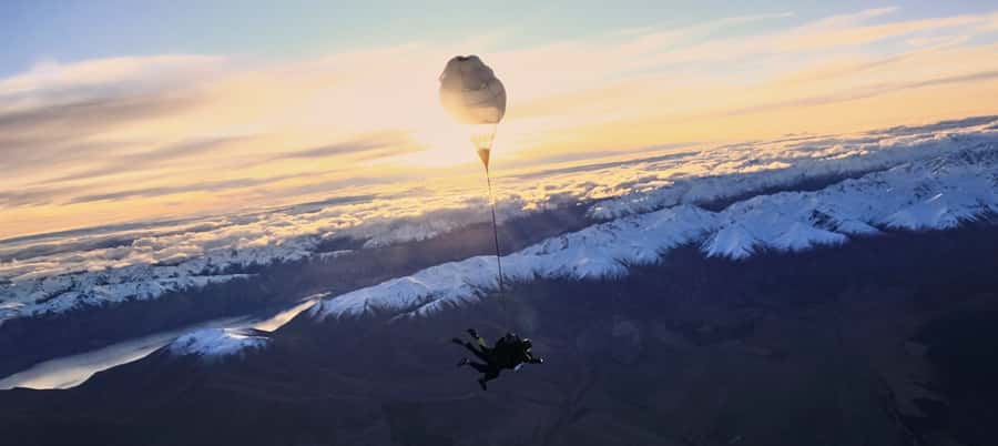 Mount Cook: Tandem Skydive Experience - The 20-minute flight toward the jump height
