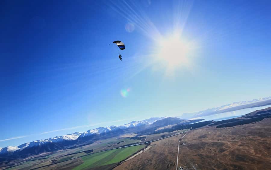 Mount Cook: Tandem Skydive Experience - Five minutes under the parachute