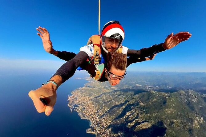 Private Skydive at the Palm Dubai Experience with Transfer Option - Why this Palm jump is different from ordinary sightseeing