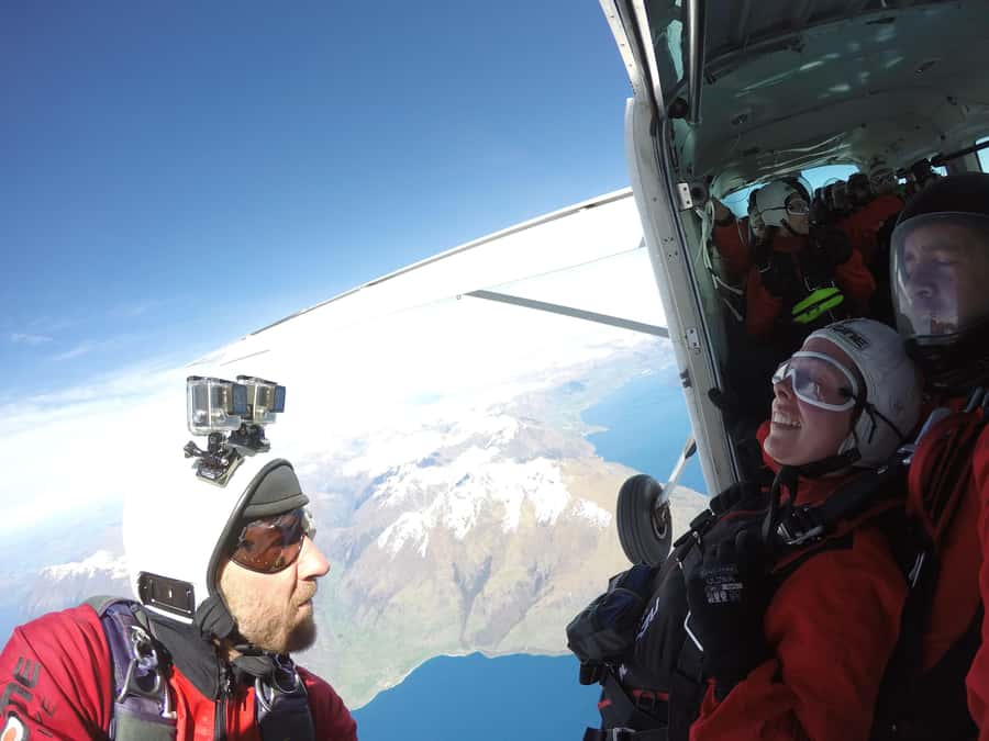 Queenstown: Tandem Skydive Experience - Freefall at 200 kph