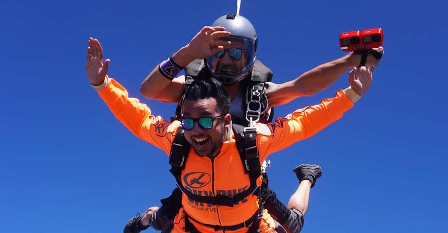 Skydive Algarve: Tandem Skydiving 10.000ft (up to 15.000ft) - Five to seven minutes under the parachute