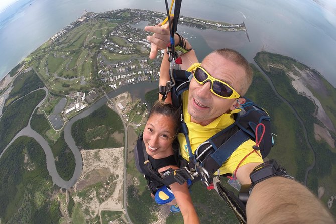 Skydive Fiji Legend 13000ft Tandem Jump (60 seconds free fall) - The briefing makes the first jump less daunting