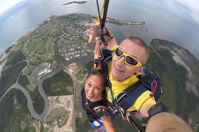 Skydive Fiji Radical 10000ft Tandem Jump (30 seconds free fall) - What the Skydive Fiji day is really like