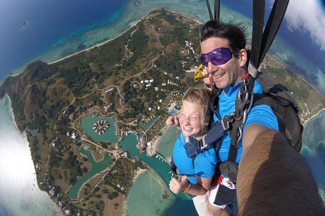 Skydive Fiji Radical 10000ft Tandem Jump (30 seconds free fall) - The biggest strength: a personal thrill with a Fiji view